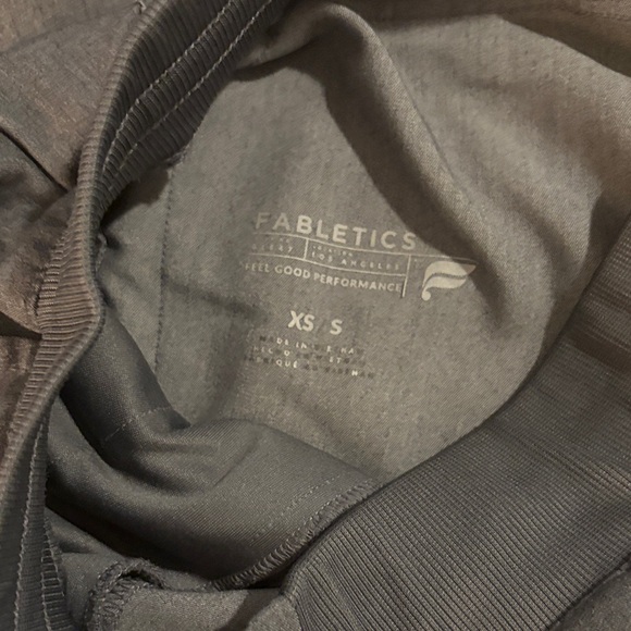 Gray V-Neck Scrub set - Picture 5 of 5